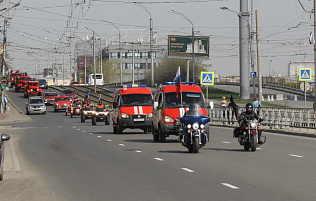 В Барнауле прошли показательные выступления спасателей и выставка ретро-техники 