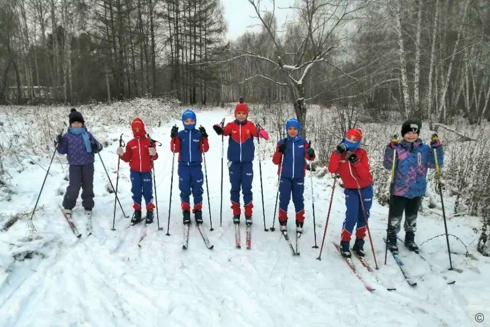 В декабре на спортплощадках Барнаула стартовали первые тренировки по проекту «Зимний дворовый инструктор»