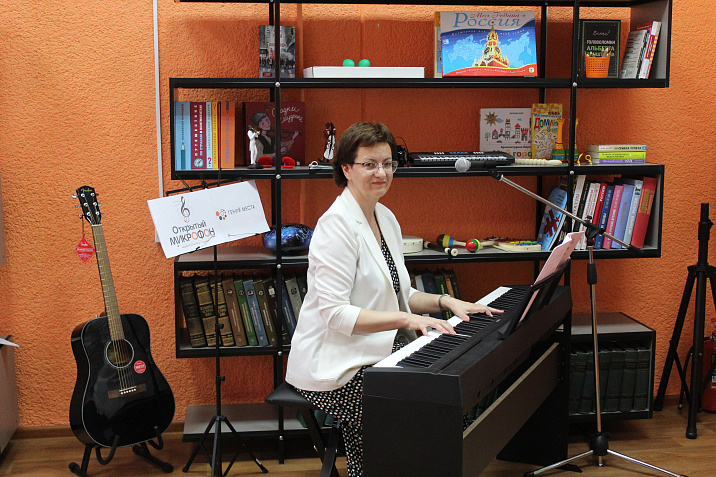 Студию с музыкальными инструментами откроют в барнаульской библиотеке №10 