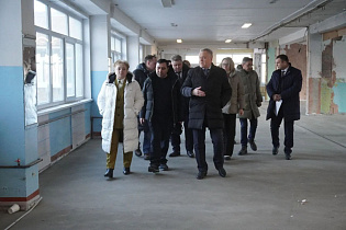 Ход капитального ремонта школ № 60 и 102 оценили в Барнауле
