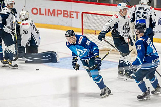 Барнаульские хоккеисты одержали победу над петербуржским «Динамо» в матче Всероссийской лиги 
