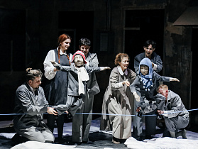 В Молодёжном театре Алтая состоялись премьерные показы спектакля «Крахмальная, 92».
