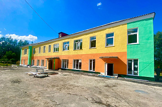 В детском саду №30 Барнаула отремонтировали первый этаж и заканчивают ремонт фасада