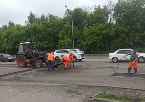 МБУ «Автодорстрой» продолжает ремонт дорог и тротуаров 