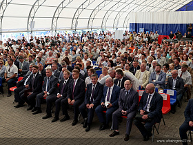 Губернатор Виктор Томенко открыл Межрегиональный агропромышленный форум «День сибирского поля - 2022» 