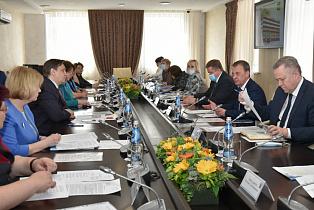 В администрации Барнаула прошла рабочая встреча главы города с министром образования и науки Алтайского края