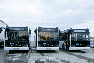 В Барнауле на маршрут вышли новые автобусы большого класса 