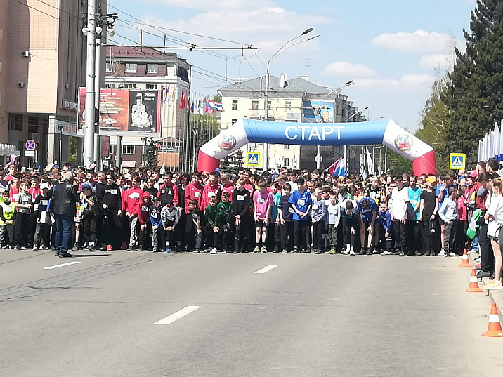 Краевой легкоатлетический пробег «Кольцо Победы»  стартовал на площади Советов в Барнауле 