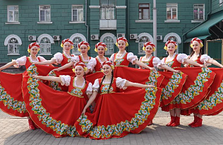 В День Победы в Железнодорожном районе Барнаула для горожан организовали праздничную программу