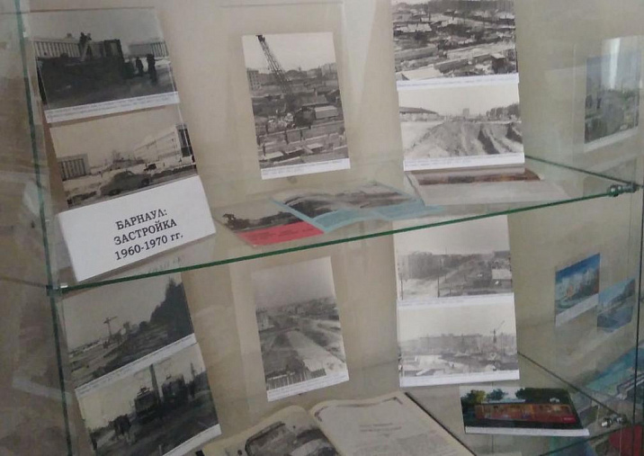 В краевой столице работает выставка архивных материалов об истории Барнаула
