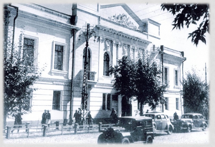 К 290-летию Барнаула в городском архиве подготовили электронную фотовыставку об истории города