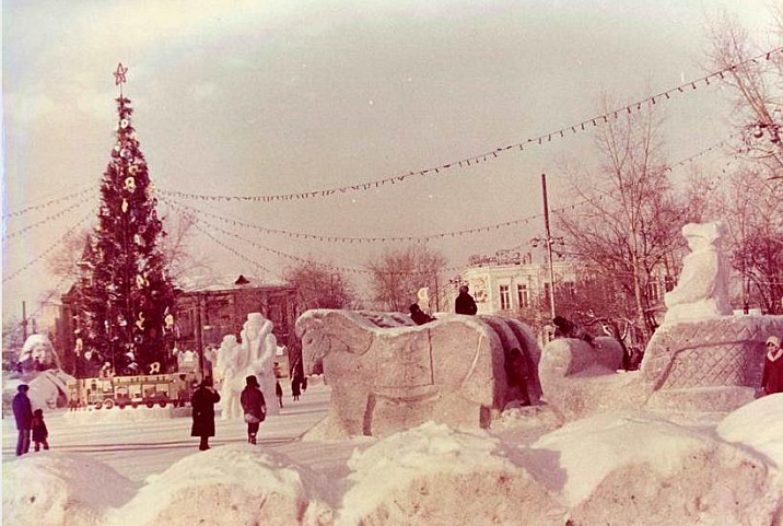 Каким был новогодний Барнаул 30 лет назад: подборка архивных фотографий