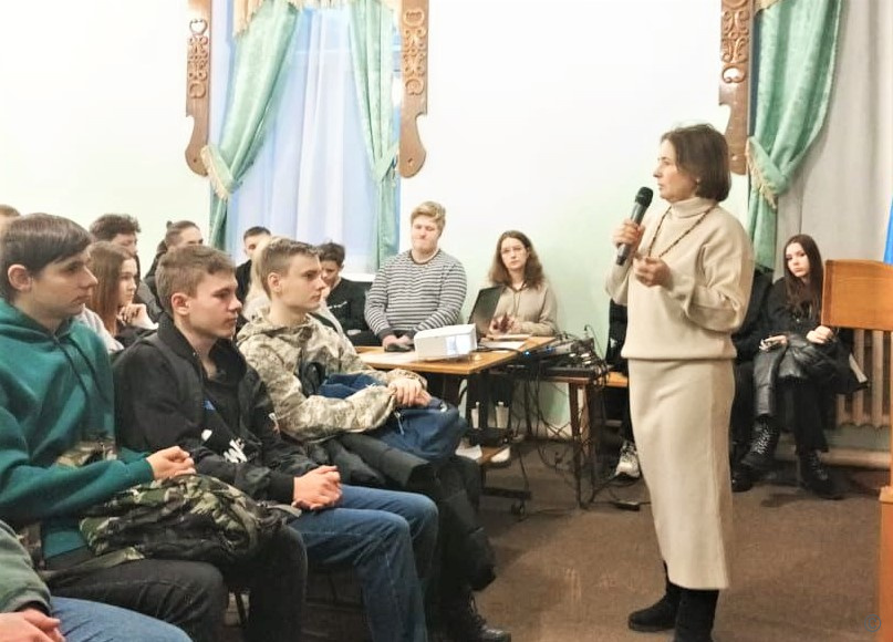 В Барнауле студентам рассказали о вреде табачной продукции на окружающую среду 
