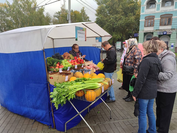На шести площадках в Барнауле прошли продовольственные ярмарки 