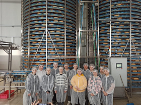 Барнаульские школьники посетили хлебокомбинат «Алтайские закрома»